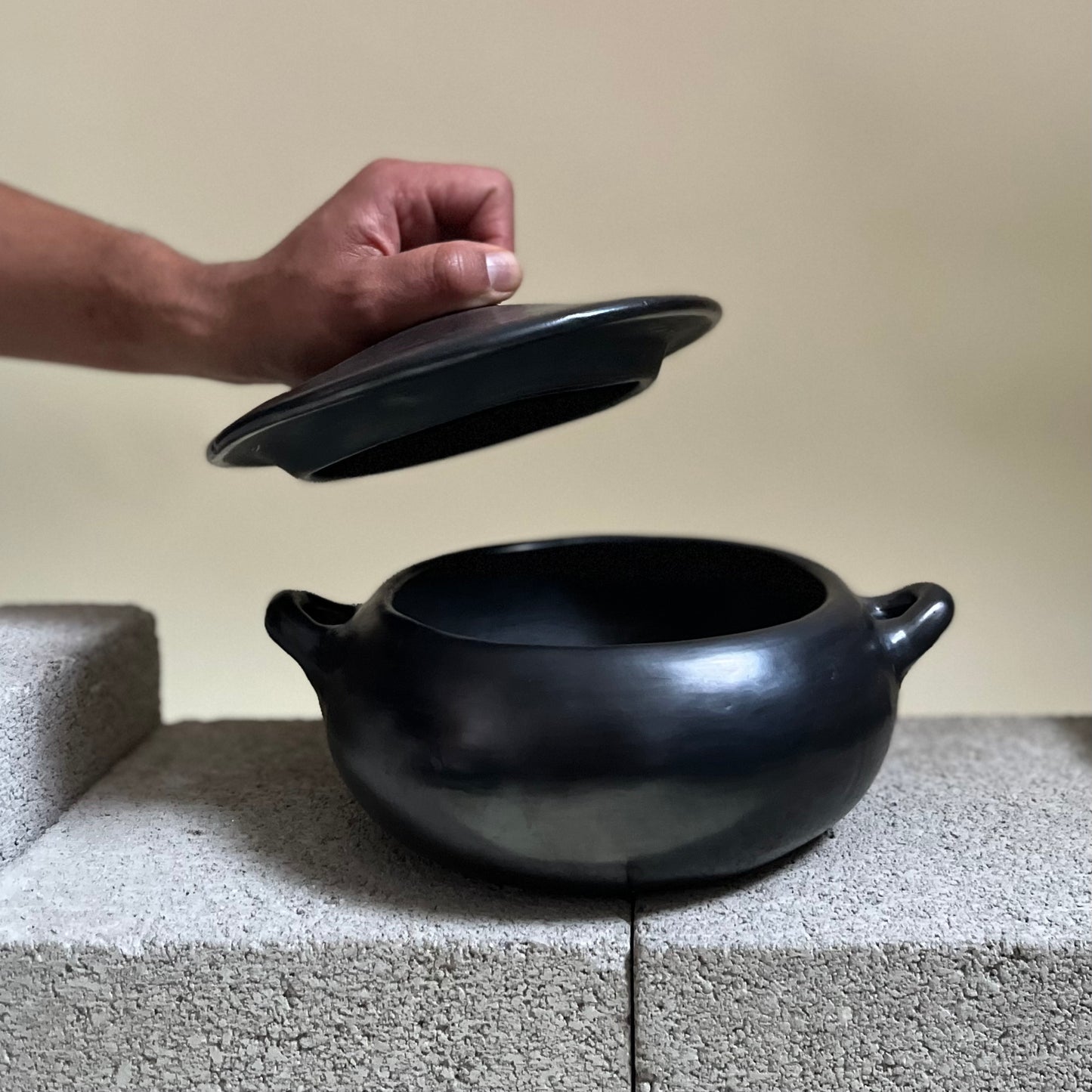 Barro Negro Cazuela Serving Pot with Lid