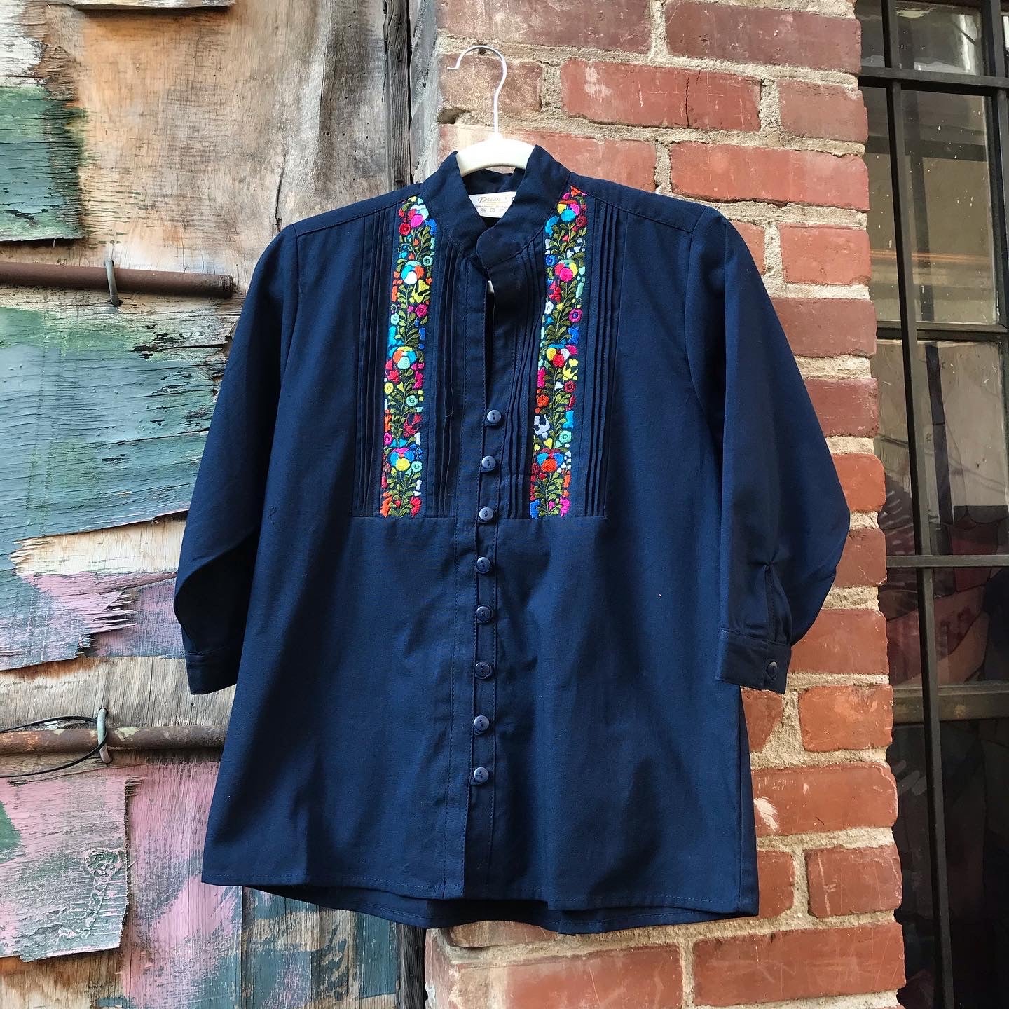 Women’s Embroidered Button-Down in Navy