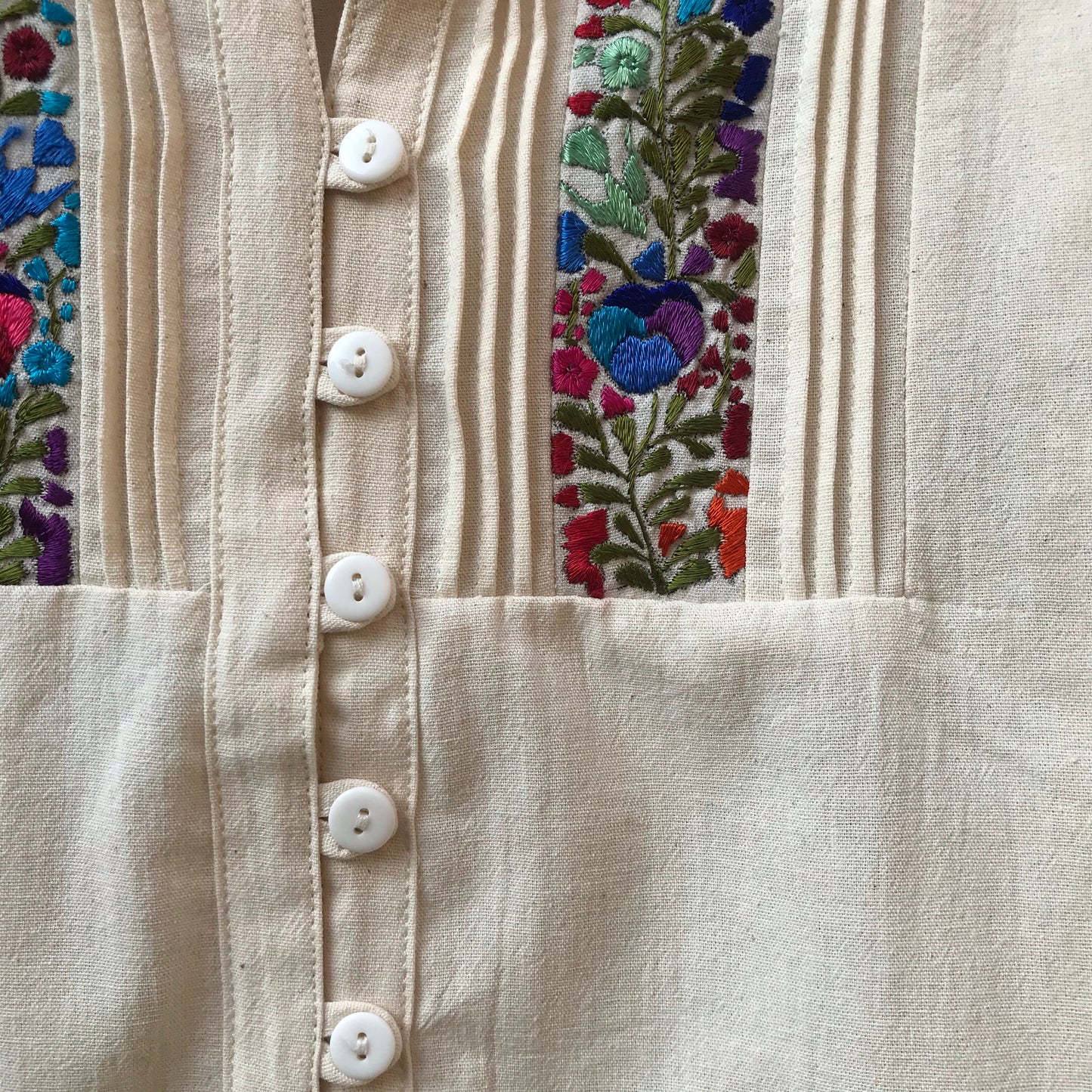 Women’s Embroidered Button-Down in Natural Cotton